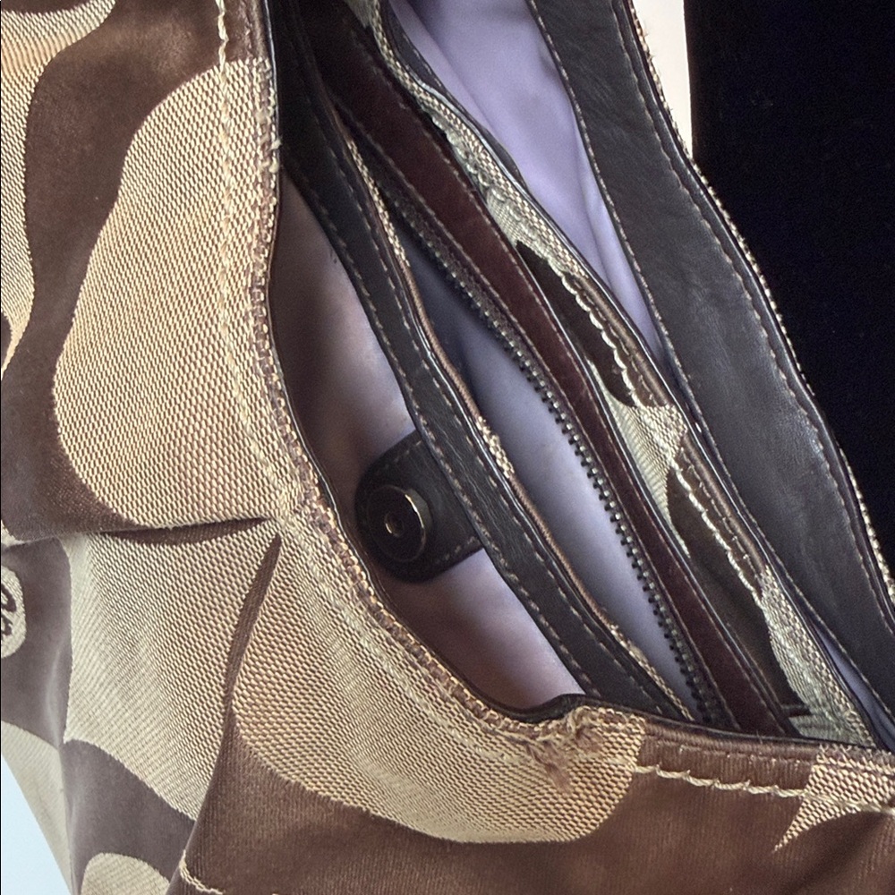 Coach Brown and Tan Signature Shoulder Bag - Picture 5 of 13